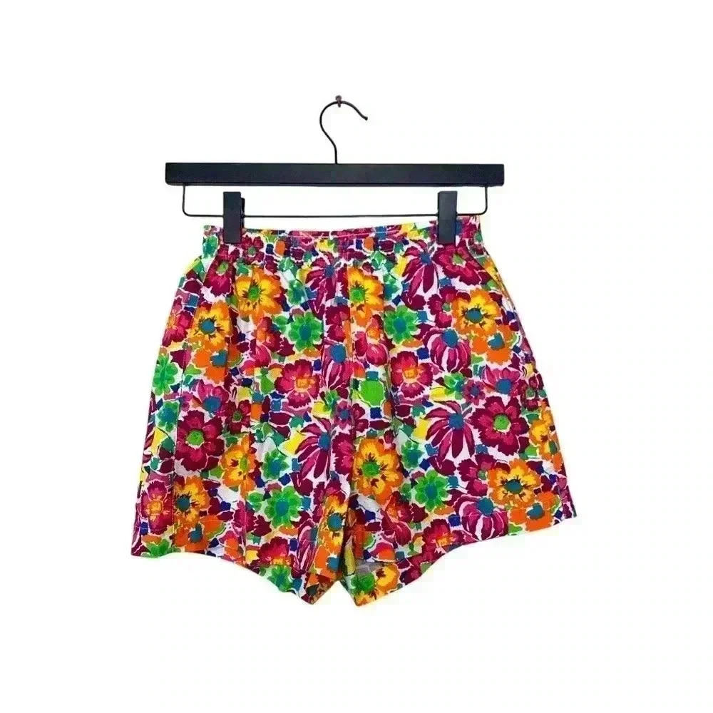 Victoria Harbour NWOT bright floral shorts, size medium